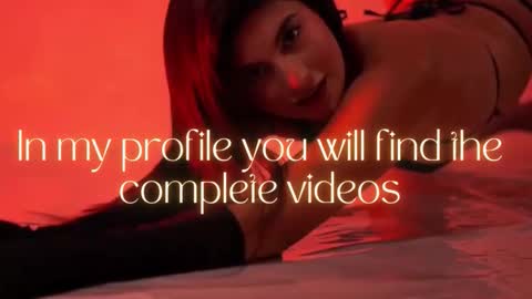 Snapshot of aria_greco chatting on 12.03.25 Aria online show from 12.03.25