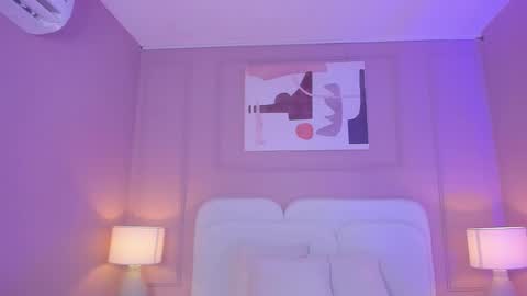 Snapshot of aria_greco chatting on 12.16.25 Aria online show from 12.16.25