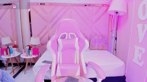 Aria Jones online show from 09.17.25