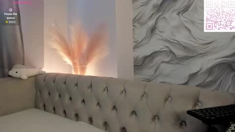 aria_mila online show from 09.24.25