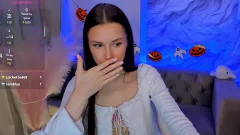 aria_mila online show from 10.25.25