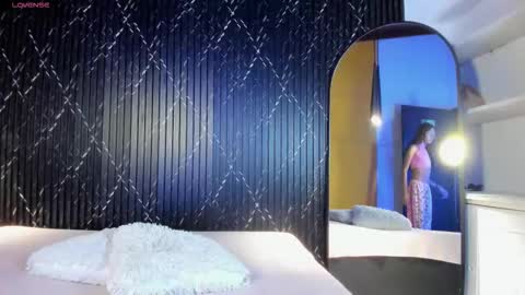 Aria Millers  online show from 12.02.25