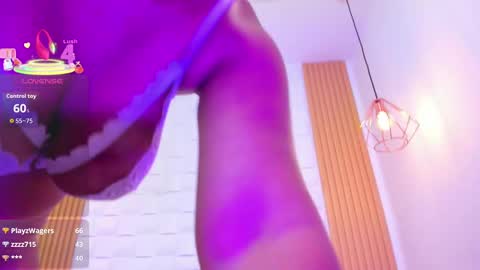 Snapshot of ariabelle1 chatting on 09.18.25 AriaBelle1 online show from 09.18.25