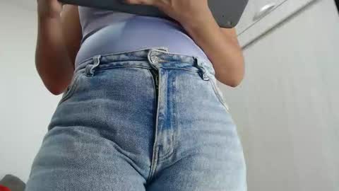 ariacoral online show from 11.24.25