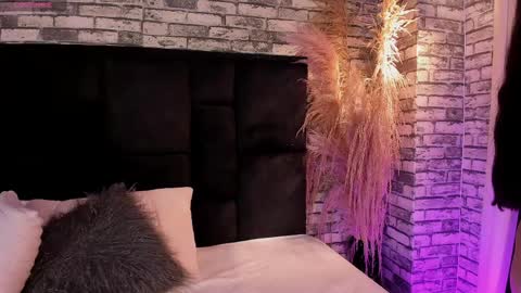 -  -. .- Ariadna -. .-  - online show from 03.30.26