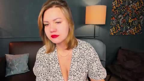 Snapshot of ariaeven chatting on 12.14.25 ariaeven online show from 12.14.25