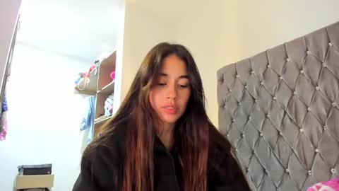 Snapshot of ariamontgomeryyy chatting on 01.11.25 Aria Montgomery online show from 01.11.25