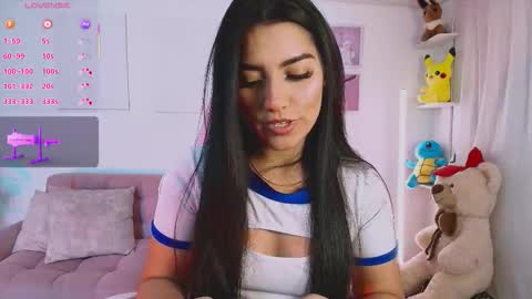 Snapshot of ariana_bae_ chatting on 09.26.25 online show from 09.26.25