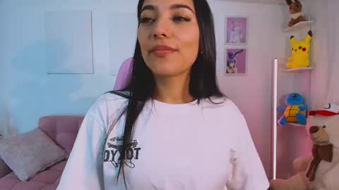 Snapshot of ariana_bae_ chatting on 10.01.25 online show from 10.01.25