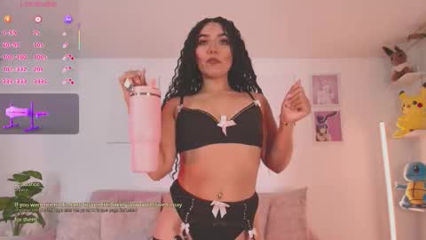 Snapshot of ariana_bae_ chatting on 10.23.25 online show from 10.23.25