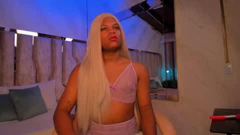 ariana_grande233 online show from 02.11.26