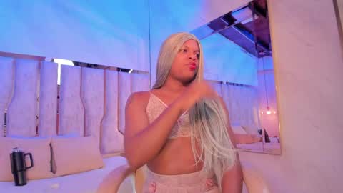 ariana_grande233 online show from 04.18.26