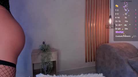 Snapshot of ariana_klart chatting on 10.07.25 Ariana online show from 10.07.25
