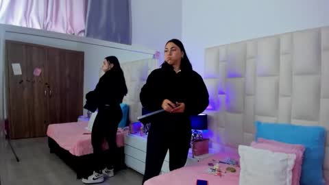  ariana  online show from 11.12.25