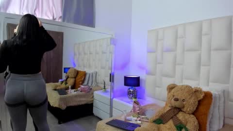  ariana  online show from 03.25.26