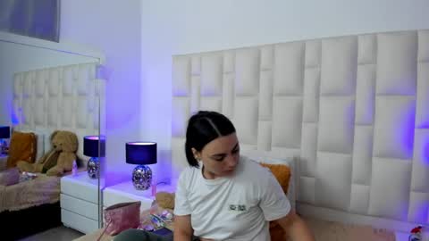  ariana  online show from 04.04.26