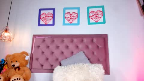 Snapshot of ariana_zc_ chatting on 03.08.25 Susan online show from 03.08.25