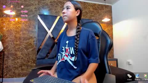 Snapshot of arianabrowwn chatting on 09.24.25 ARIANA online show from 09.24.25