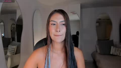 Snapshot of arianadumont chatting on 06.27.26 Ariana Dumont online show from 06.27.26