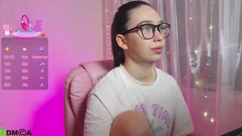 Snapshot of arianahot777 chatting on 09.14.25 arianahot777 online show from 09.14.25