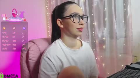 Snapshot of arianahot777 chatting on 09.28.25 arianahot777 online show from 09.28.25