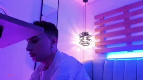 Ari  online show from 10.14.25