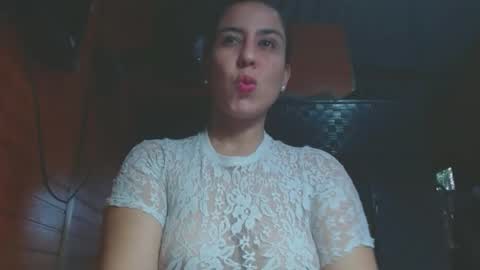 Snapshot of arianathomson chatting on 10.22.25 ARIANA online show from 10.22.25