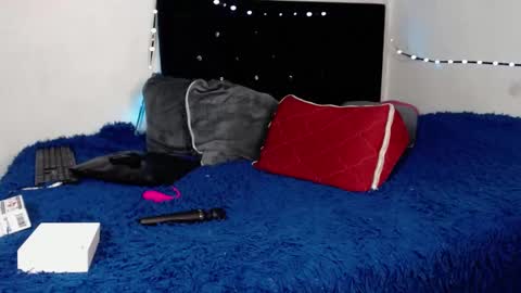 Snapshot of arianauwu666 chatting on 02.22.25 help me 100 hands up my OF is Free  online show from 02.22.25