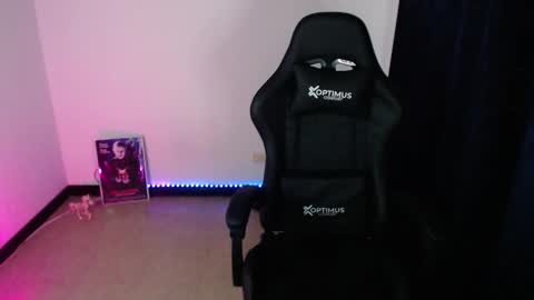 help me 100 hands up my OF is Free  online show from 02.06.26