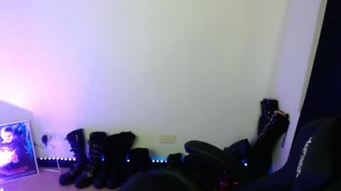 Snapshot of arianauwu666 chatting on 04.29.26 help me 100 hands up my OF is Free online show from 04.29.26