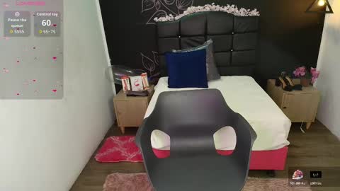 Snapshot of ariannafox_ chatting on 11.09.25 A R I A N N A online show from 11.09.25