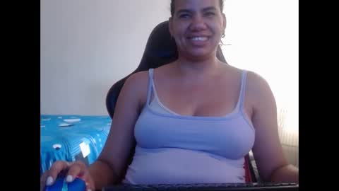 ariannaloovel online show from 02.05.25