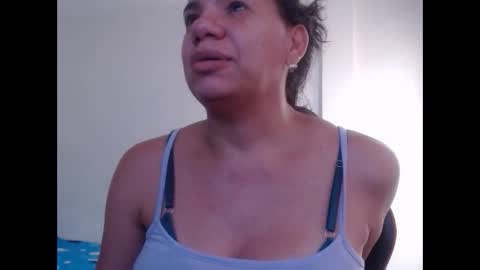 ariannaloovel online show from 11.15.25