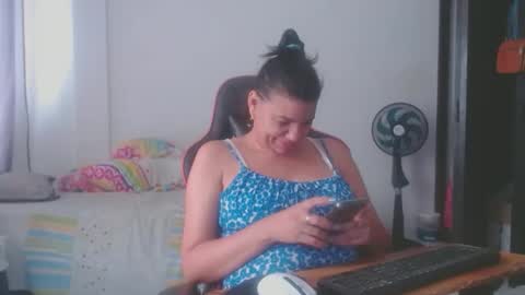 ariannaloovel online show from 04.25.26