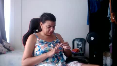 Snapshot of ariannaloovel chatting on 06.12.26 ariannaloovel online show from 06.12.26