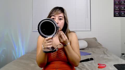 Snapshot of ariannapena chatting on 12.20.24 Arianna Pea online show from 12.20.24