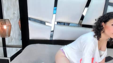 Snapshot of ariannarussell1 chatting on 02.18.25 ariannarussell1 online show from 02.18.25
