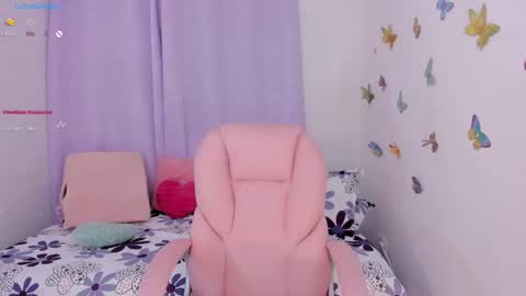 Snapshot of ariannna08_ chatting on 12.17.24 ariannna08_ online show from 12.17.24