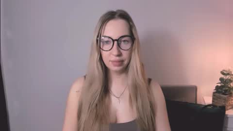 Snapshot of ariaswan chatting on 02.21.26 Aria online show from 02.21.26