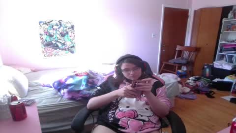 Snapshot of ariathebrat chatting on 05.29.26 Ariathebrat online show from 05.29.26