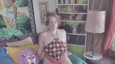 Snapshot of arielabai chatting on 10.01.25 Arielle Ari online show from 10.01.25