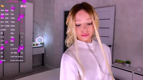Snapshot of arielarlt chatting on 07.22.26 Ase online show from 07.22.26