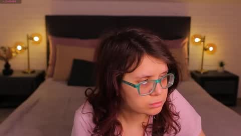 Ariell Mini online show from 04.11.26