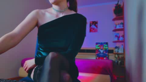arielstonks_lovee online show from 01.07.25