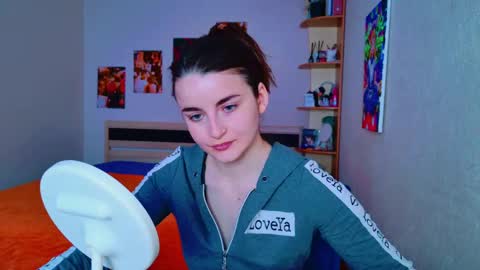 arielstonks_lovee online show from 03.04.25