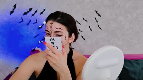 arielstonks_lovee online show from 10.31.25