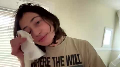 ariel  colin when hes here online show from 11.25.25