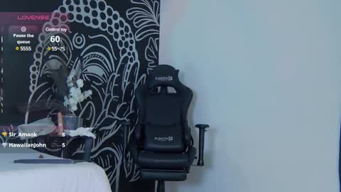 Snapshot of arii_moon chatting on 03.11.25 Ari online show from 03.11.25