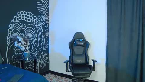 Ari online show from 12.22.25