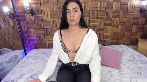 Snapshot of ariiaa_1 chatting on 01.24.25 ARIANNA online show from 01.24.25